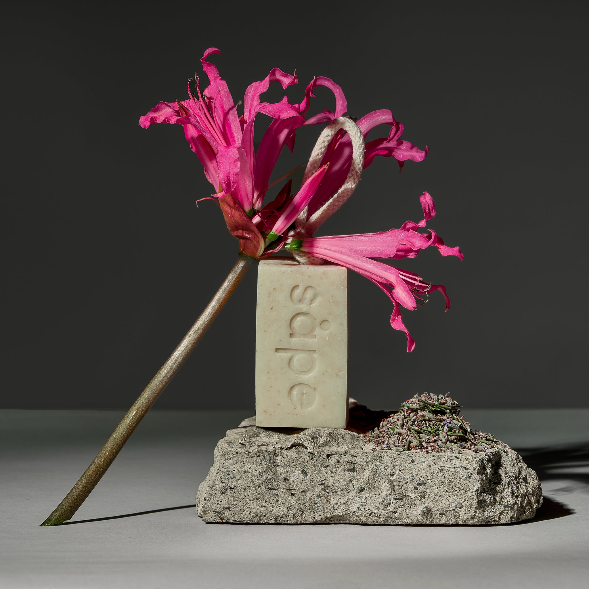 Floral & Calm – Nordic Soap Set with Oatmeal & Pink Clay